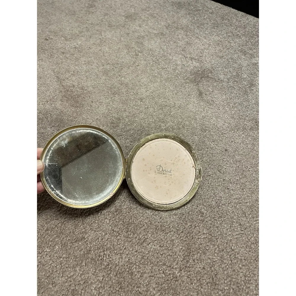 Dorset 5th Avenue 1940's-50's Gold Tone‎ Makeup Compact Mirror vintage retro